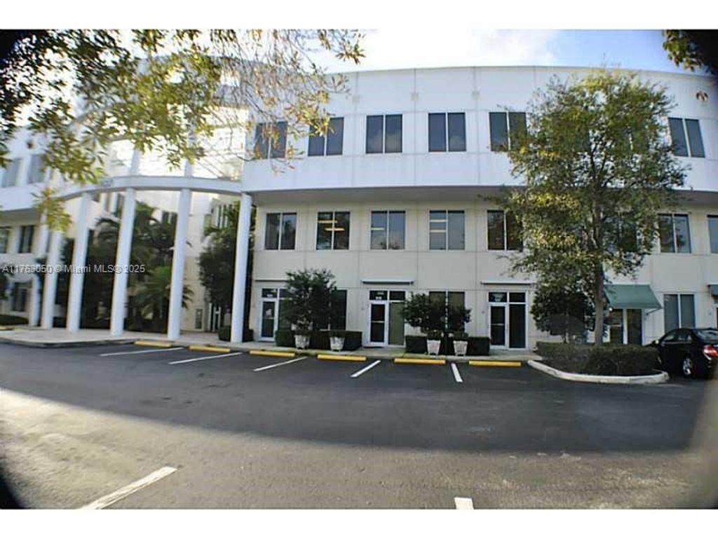 Photo of 1820 N Corporate Lakes Blvd, Weston, FL 33326 (MLS # A11763050)