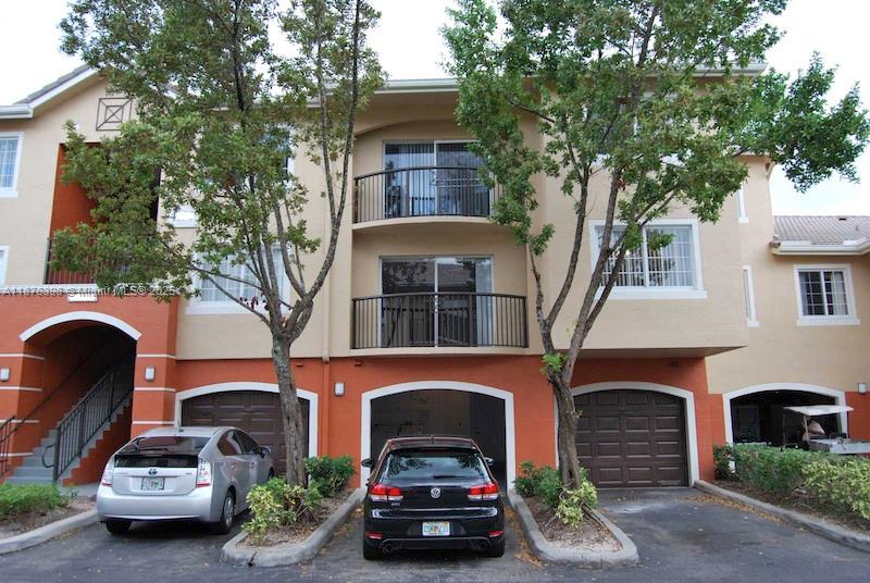 For Rent 2bed/2bath condo in West Palm Beach. Gated community. Large spacious unit, great kitchen, nice balcony with tennis court and lagoon views, new full-size washer and dryer, beautiful laminated wood floors throughout, high ceilings. The community offers a resort-style pool, gym, and tennis courts. Requirements: Screening for all adults, income at least 2.5 times the rent. Move-in cost: 1st month rent and 1 month security deposit. Screening and Application fees required.