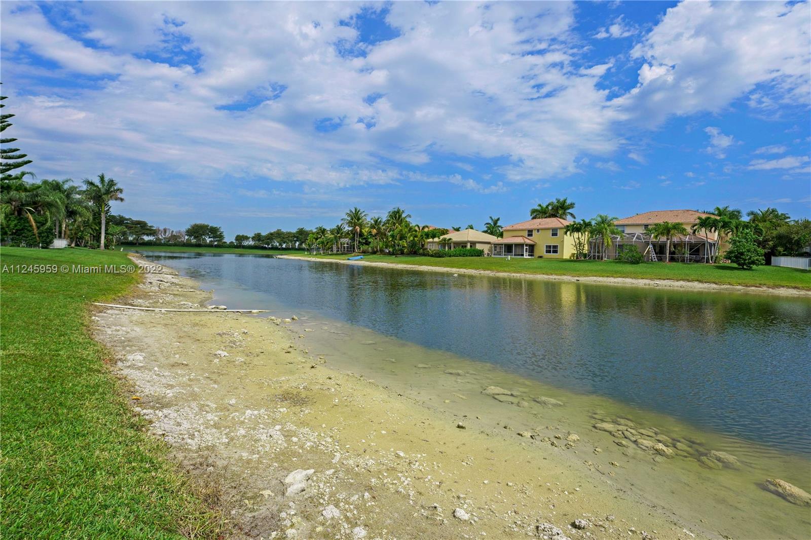 BOCA FALLS - Residential Lease