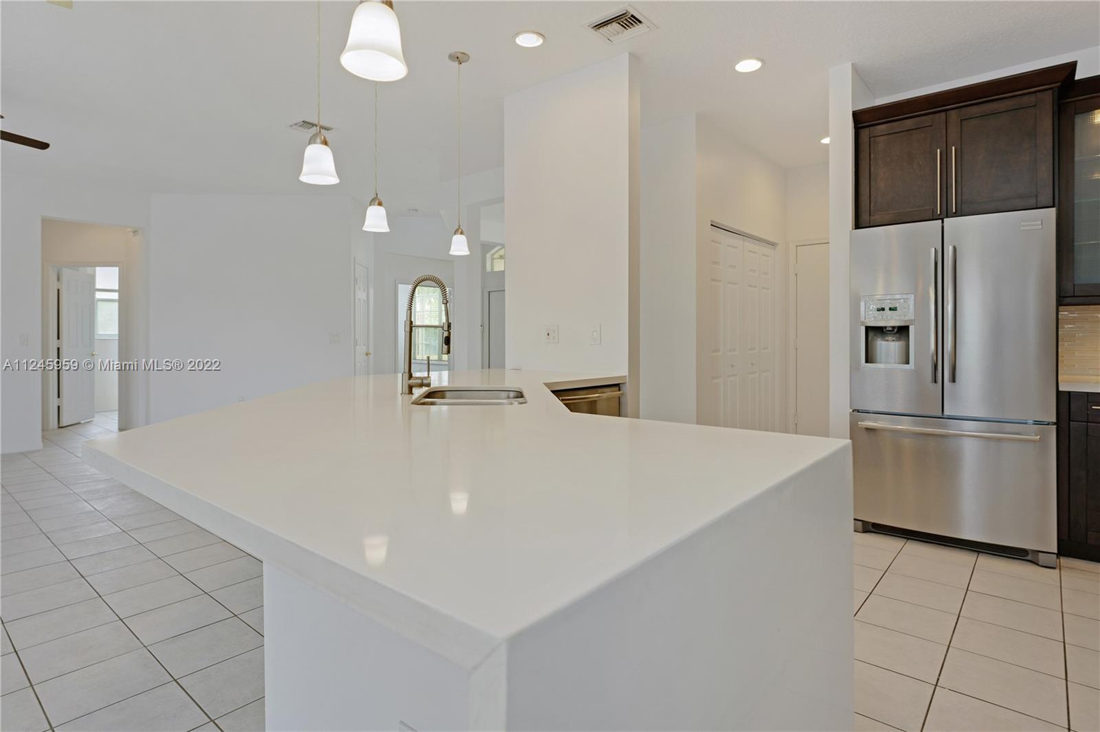 BOCA FALLS - Residential Lease