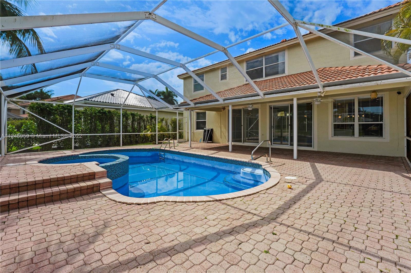 BOCA FALLS - Residential Lease