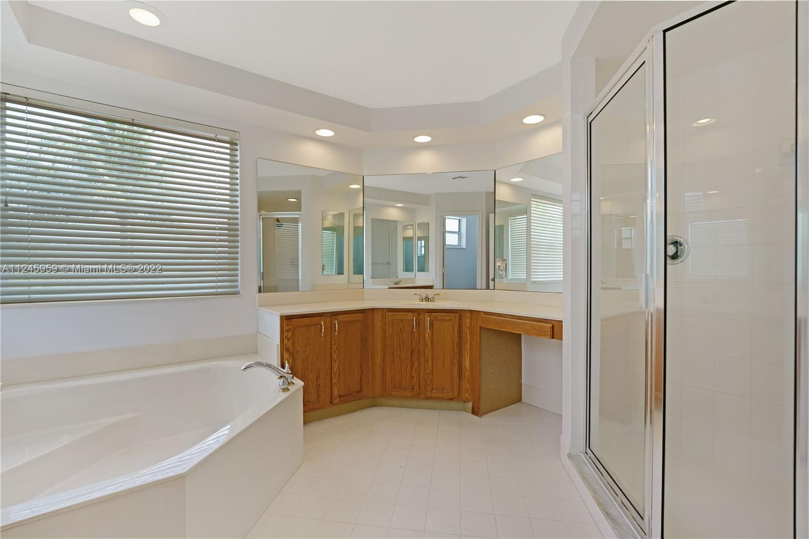 BOCA FALLS - Residential Lease