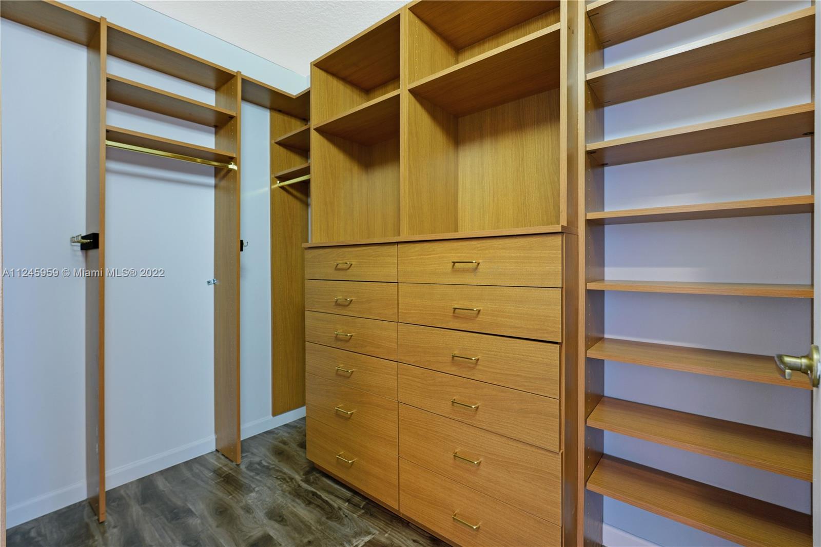 BOCA FALLS - Residential Lease