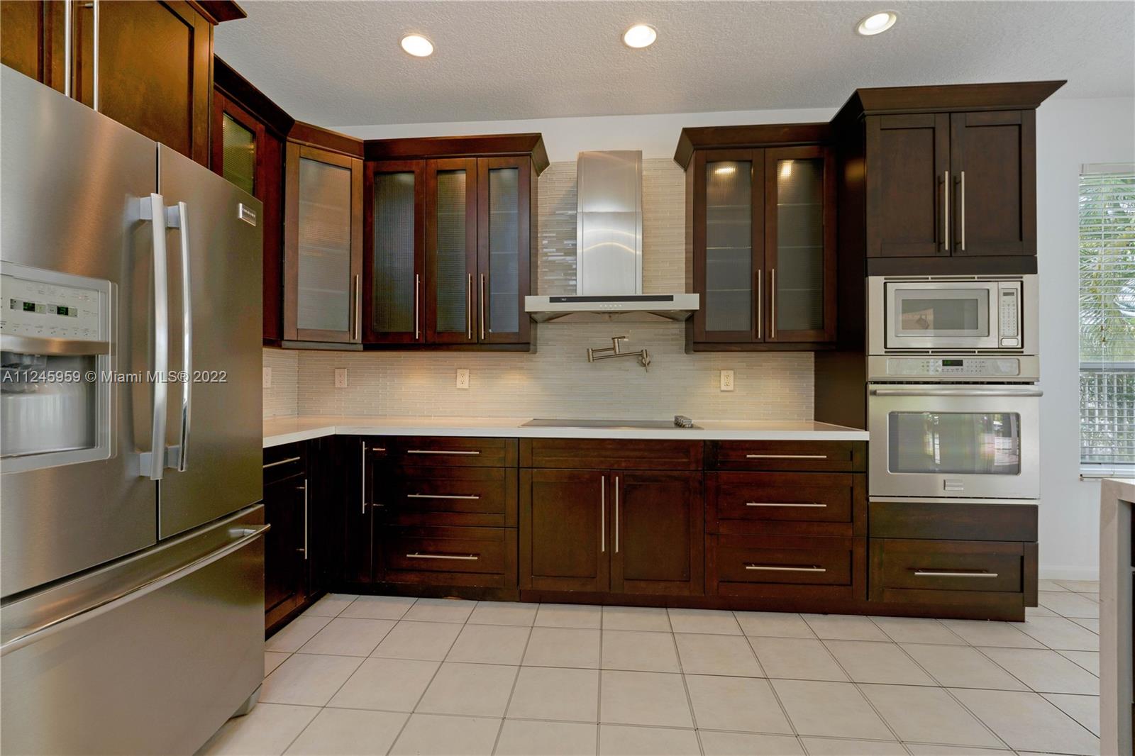 BOCA FALLS - Residential Lease