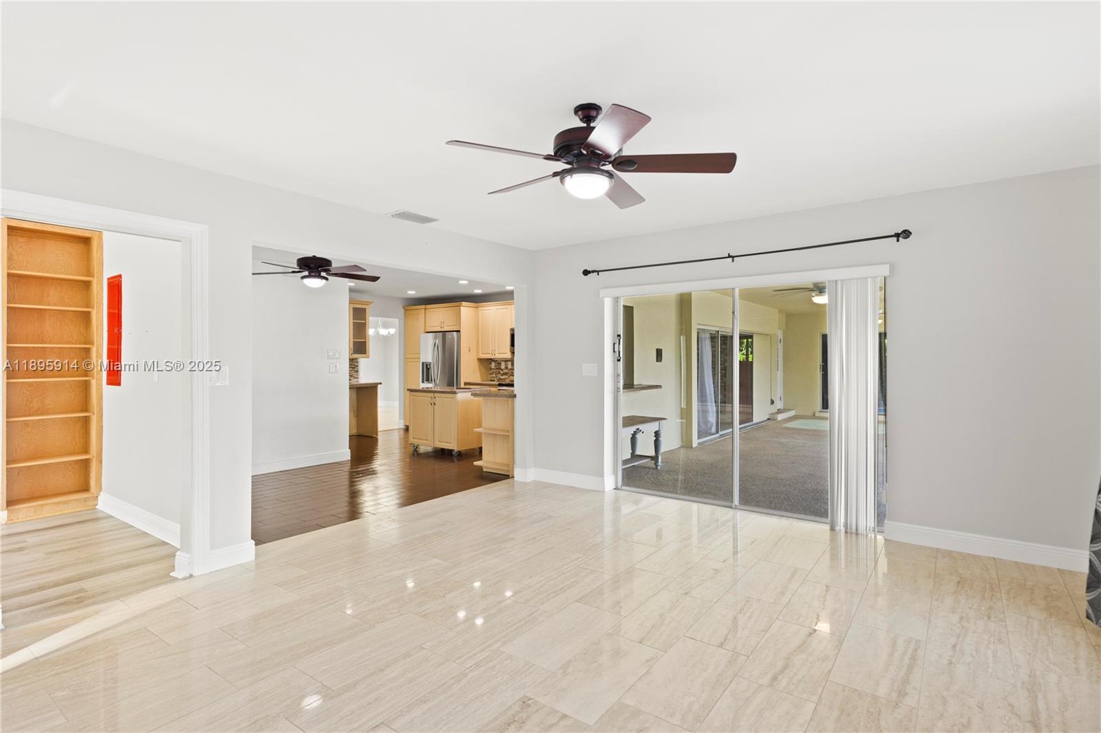 PLANTATION PARK LAKESITES - Residential