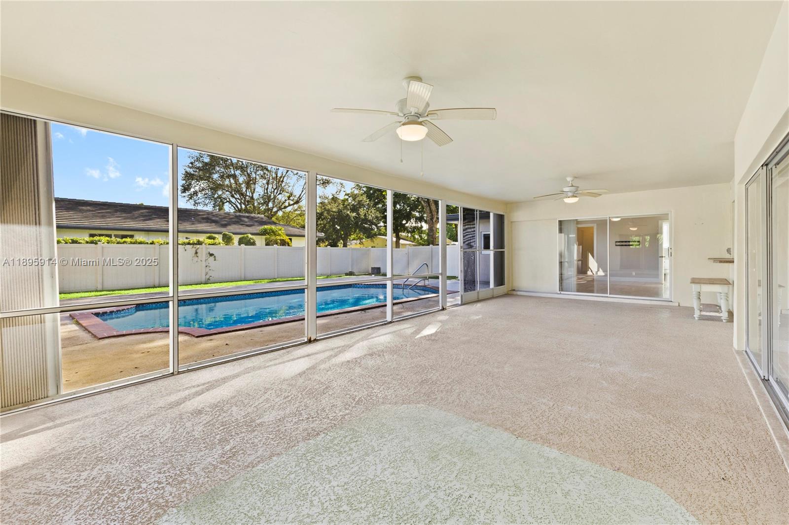 PLANTATION PARK LAKESITES - Residential