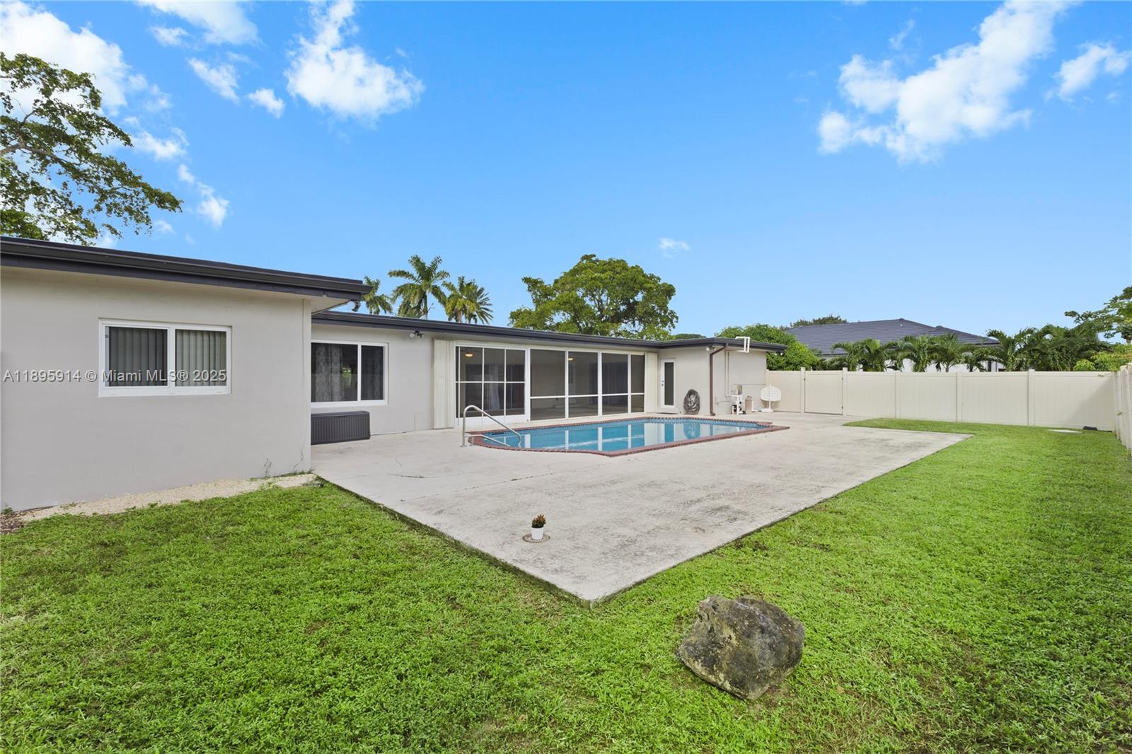 PLANTATION PARK LAKESITES - Residential