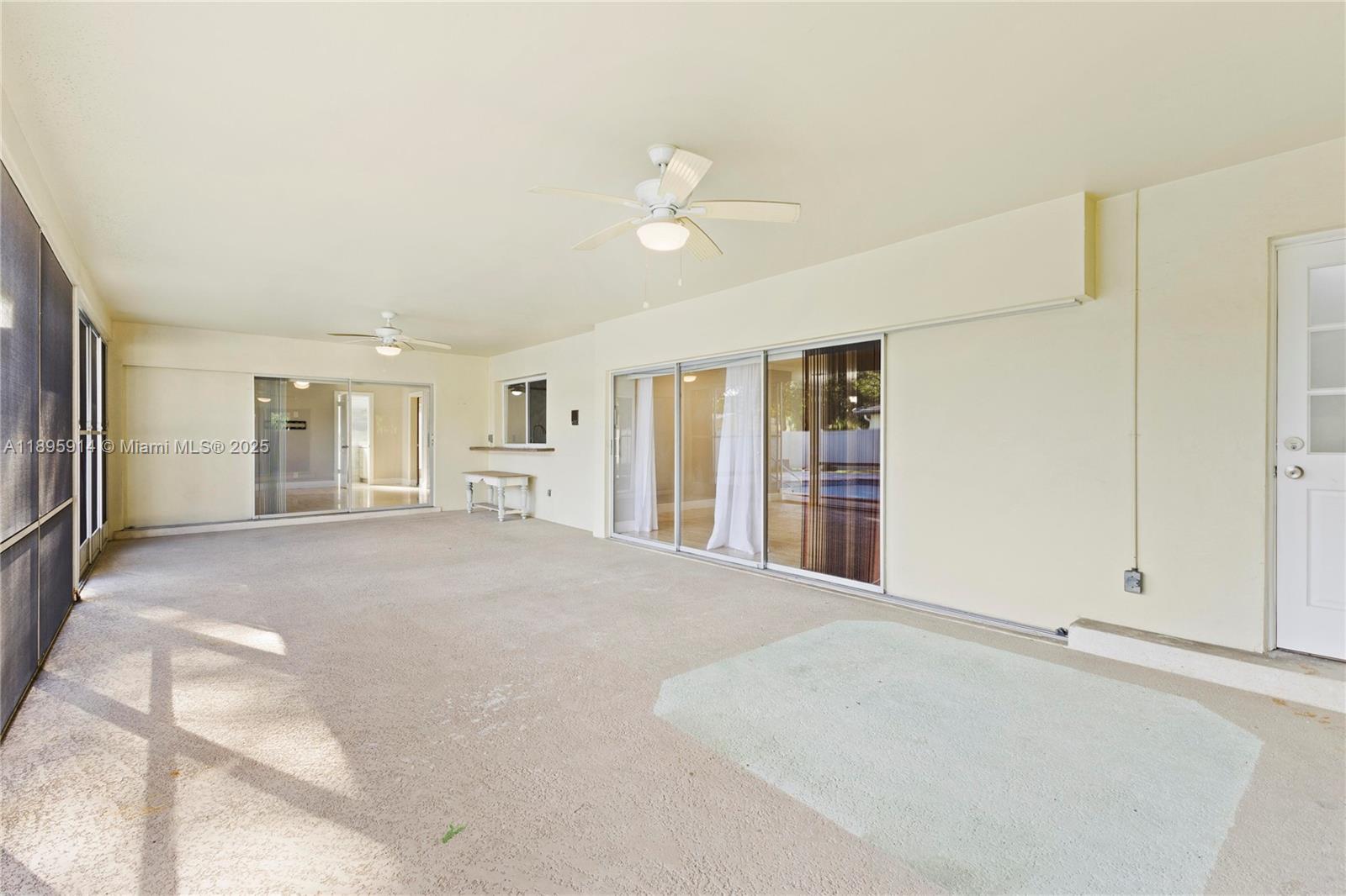 PLANTATION PARK LAKESITES - Residential