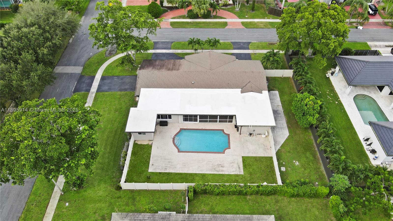 PLANTATION PARK LAKESITES - Residential