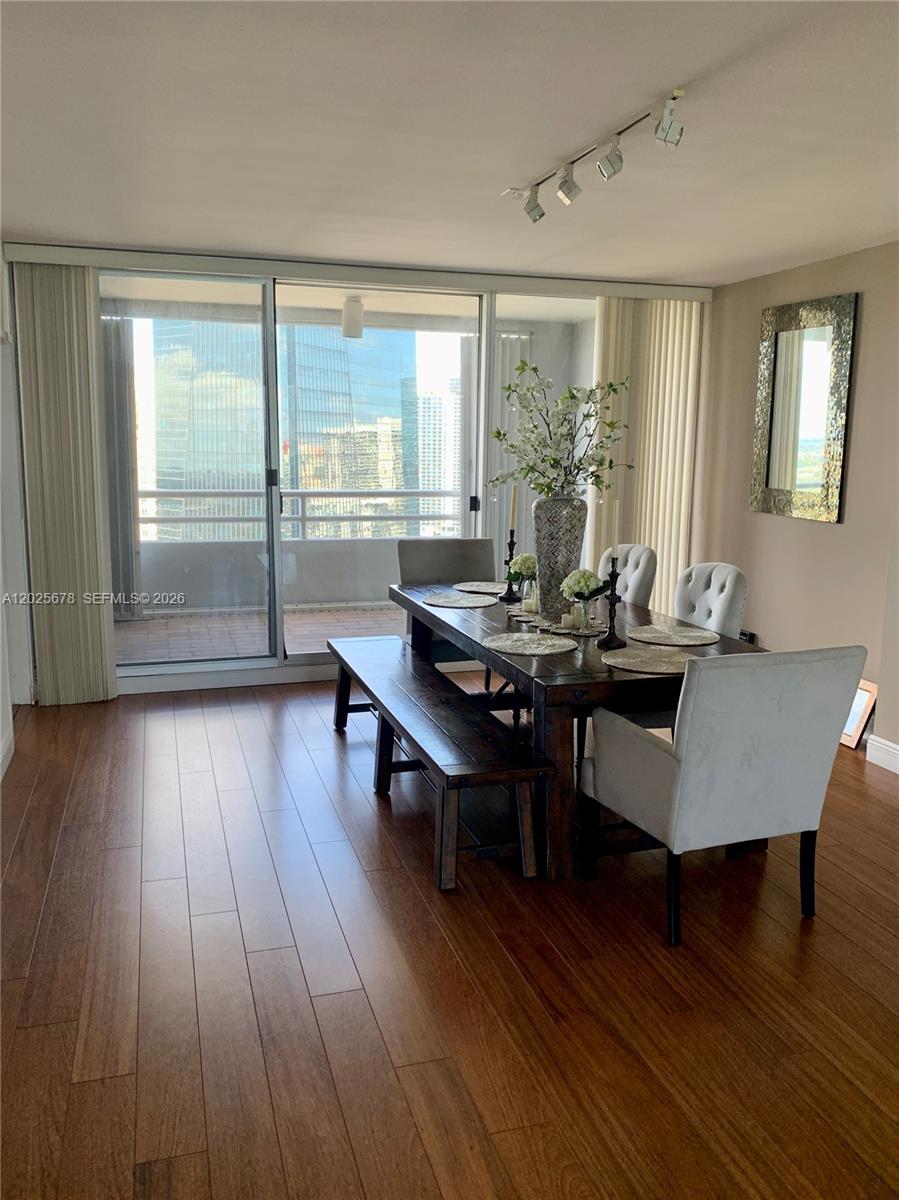 THE PALACE CONDO - Residential