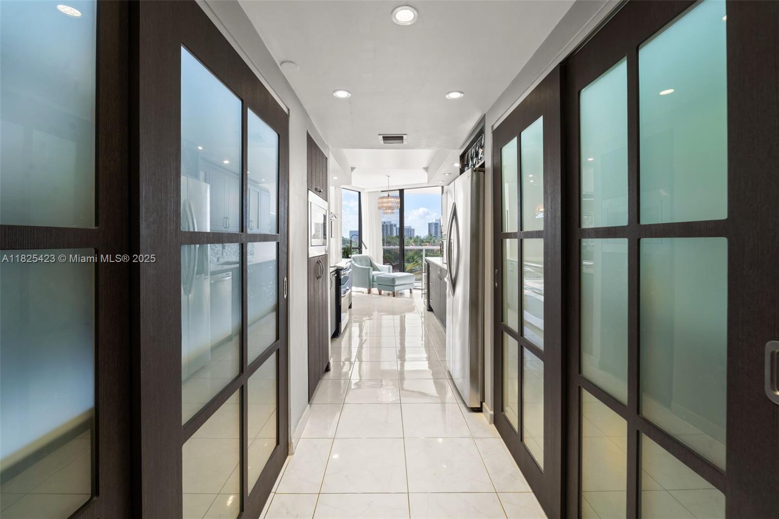 HAMPTONS WEST CONDO - Residential