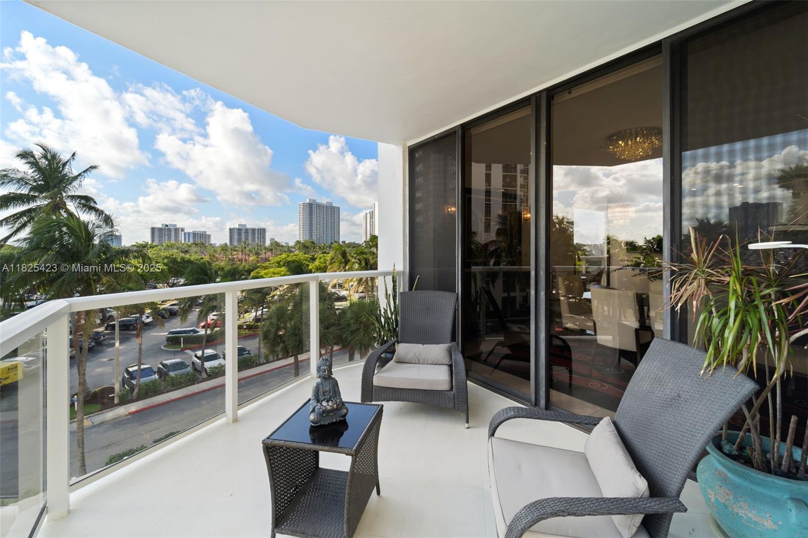 HAMPTONS WEST CONDO - Residential