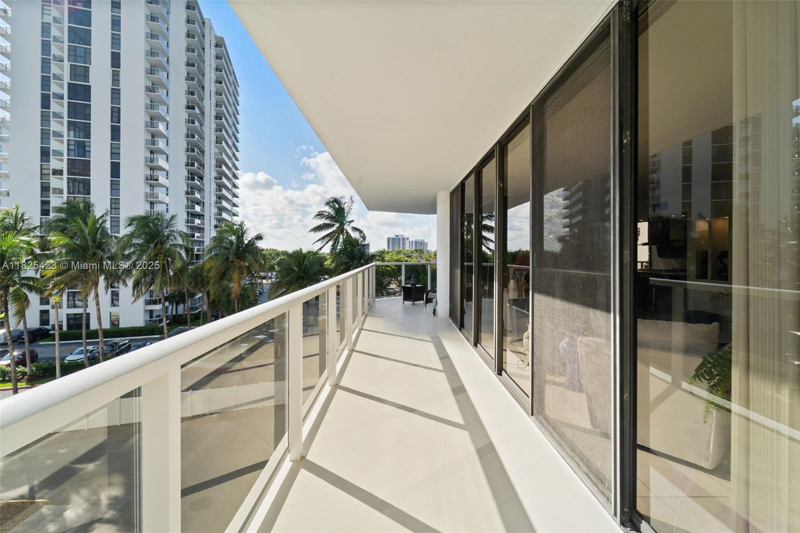 HAMPTONS WEST CONDO - Residential