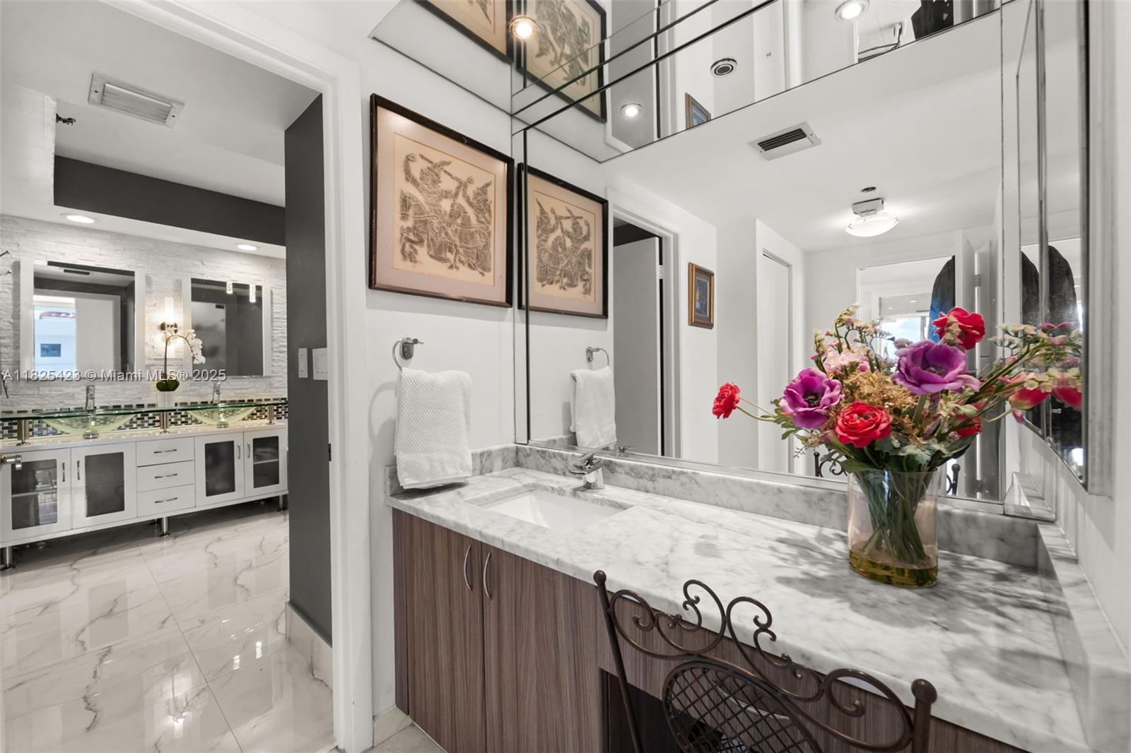 HAMPTONS WEST CONDO - Residential