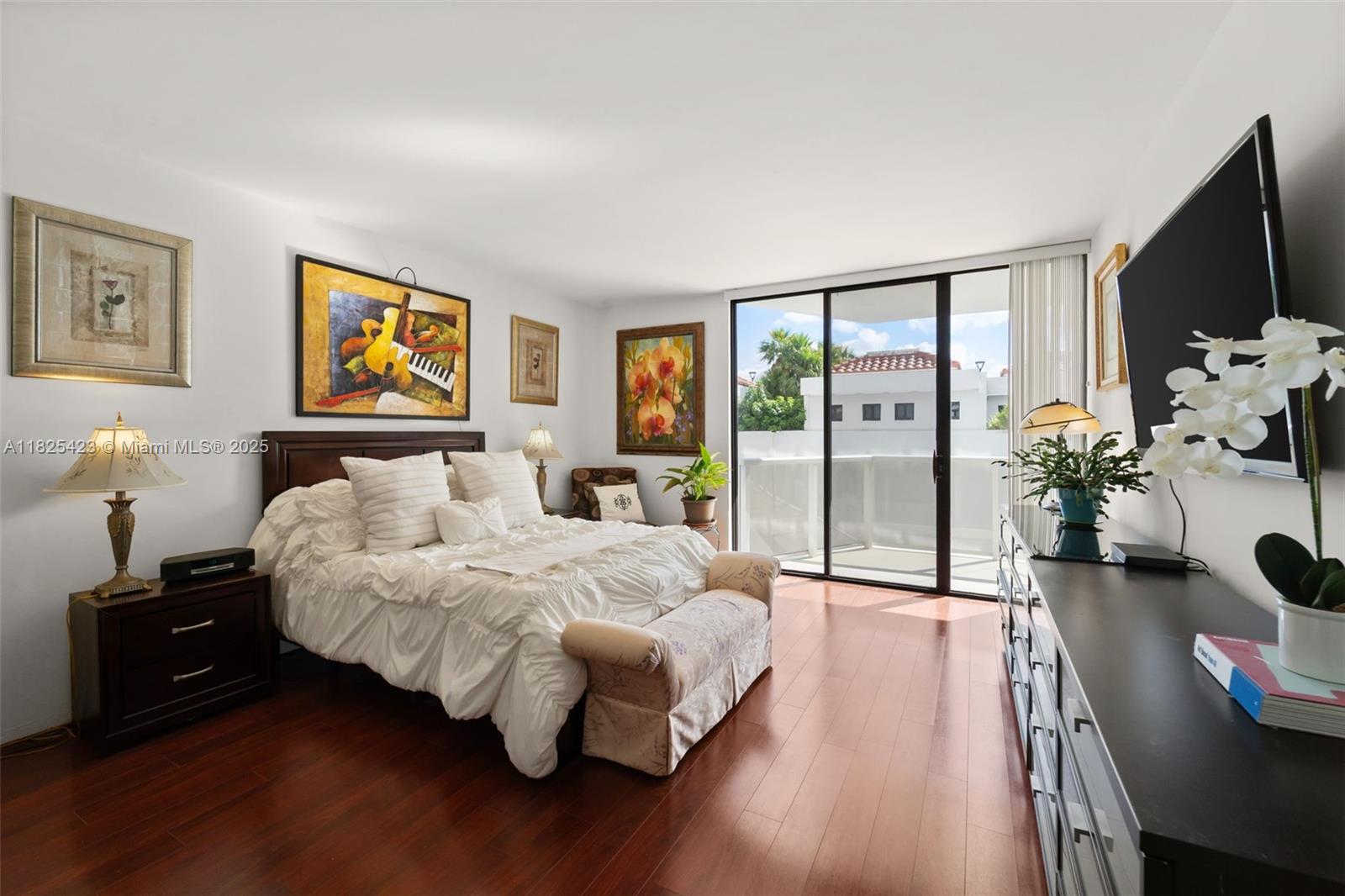 HAMPTONS WEST CONDO - Residential