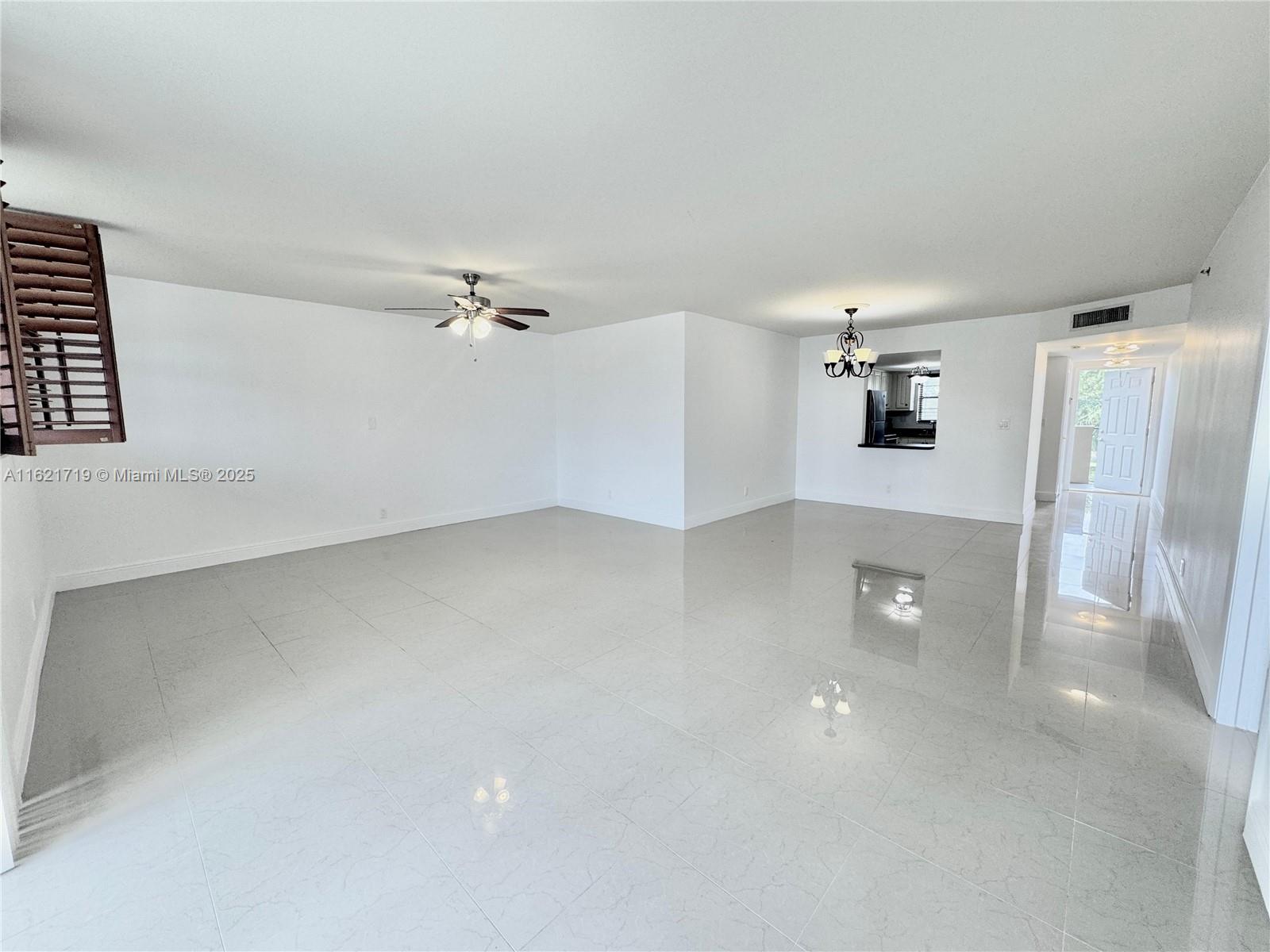 ROLLING HILLS GOLF AND TE - Residential