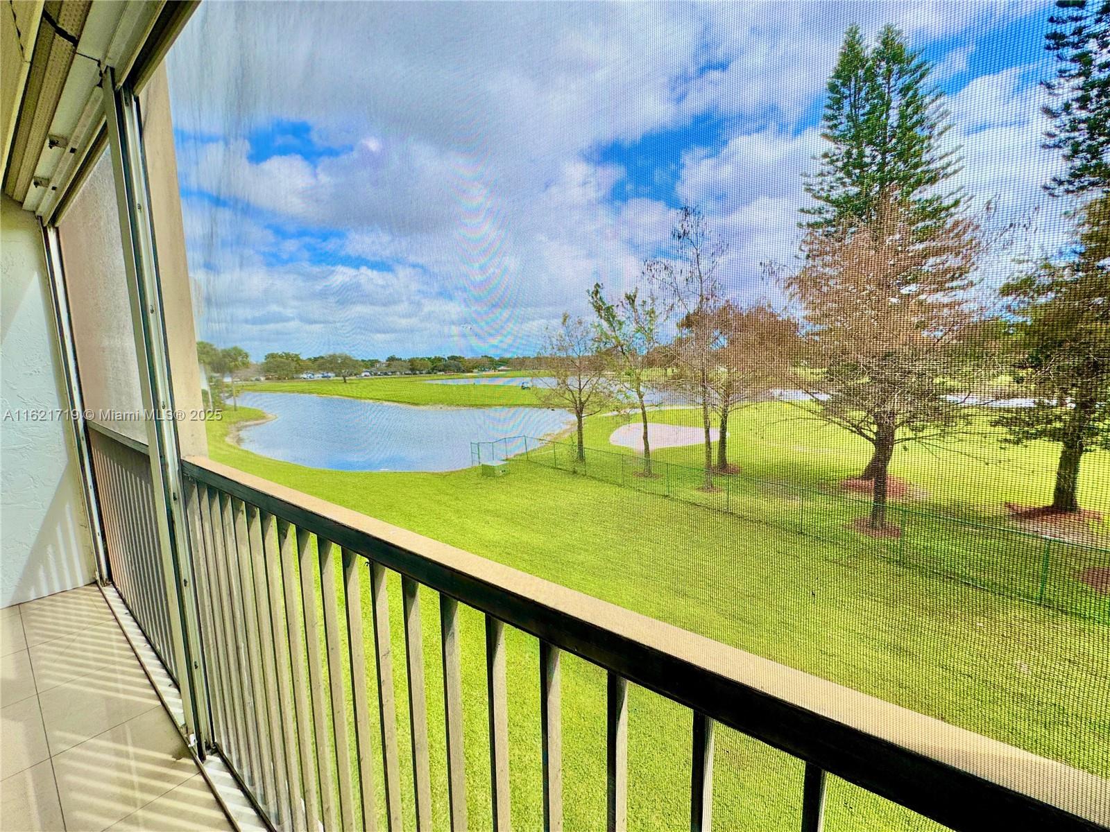 ROLLING HILLS GOLF AND TE - Residential