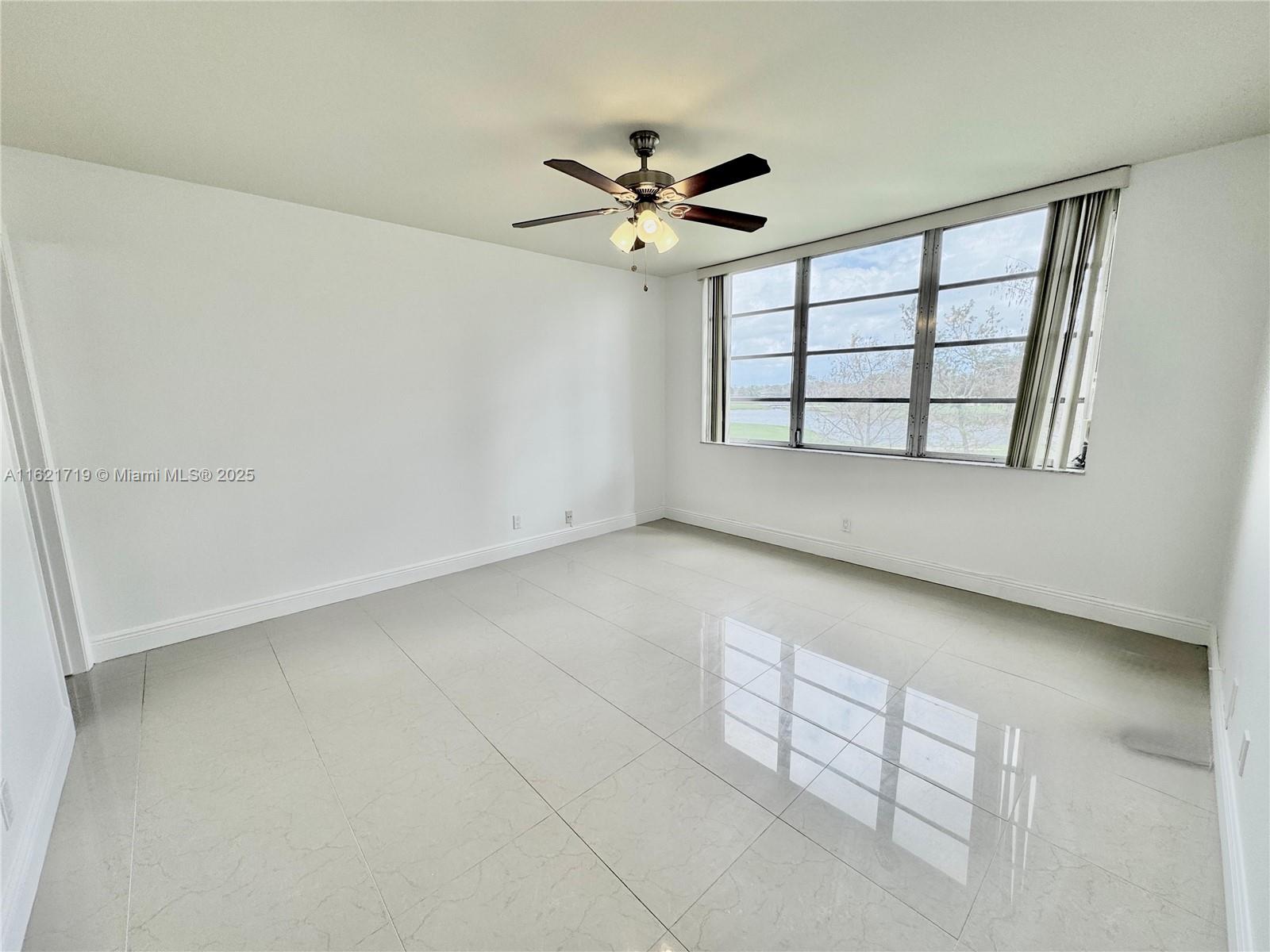ROLLING HILLS GOLF AND TE - Residential