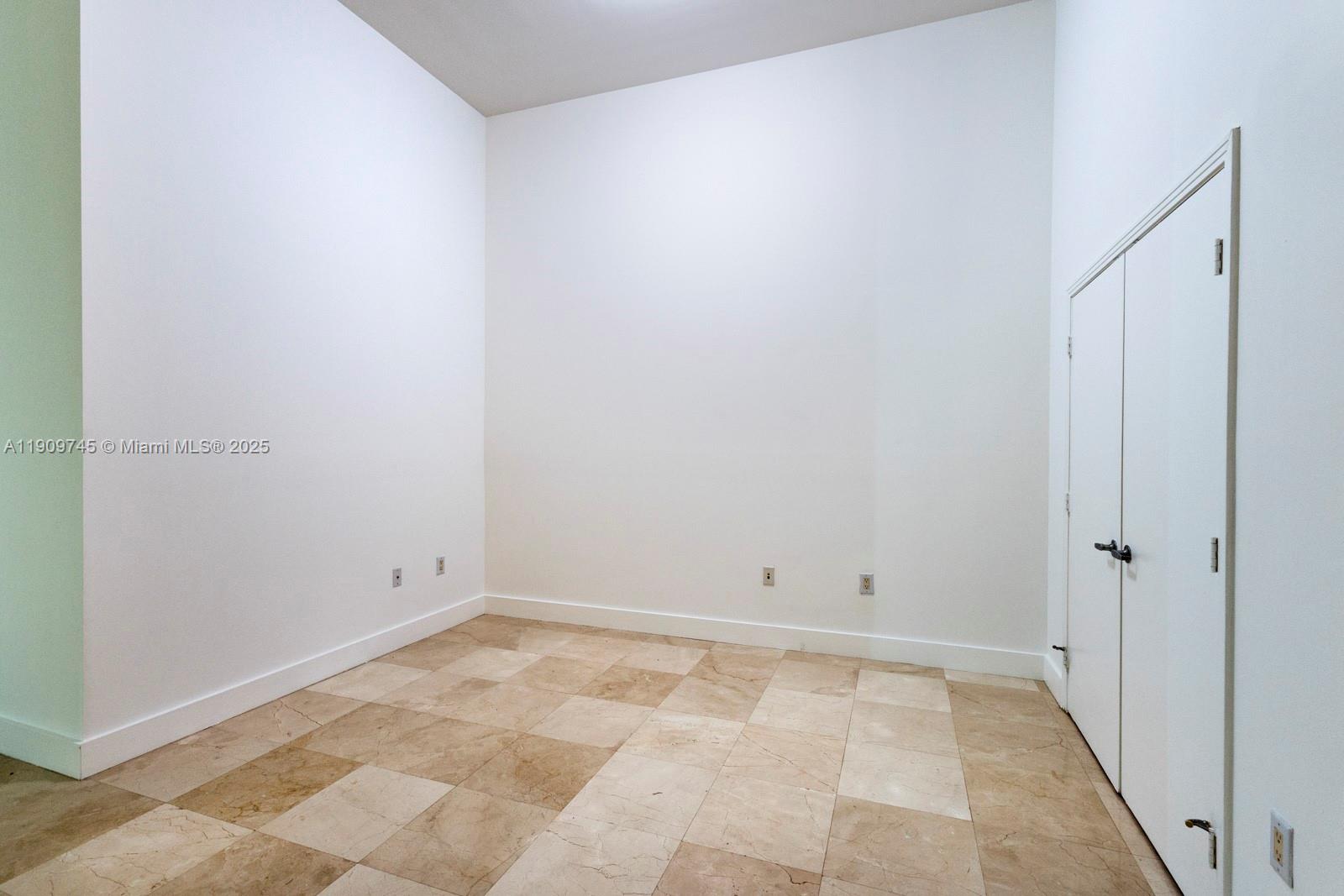 METROPOLIS I AT DADELAND - Residential