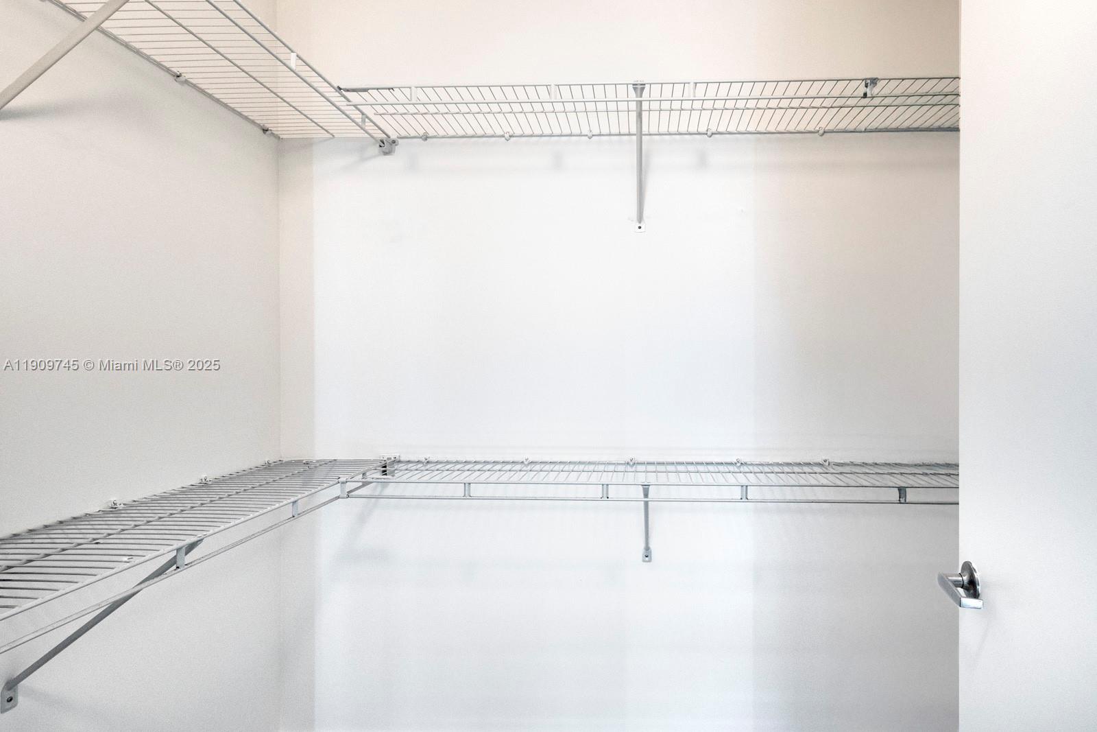 METROPOLIS I AT DADELAND - Residential