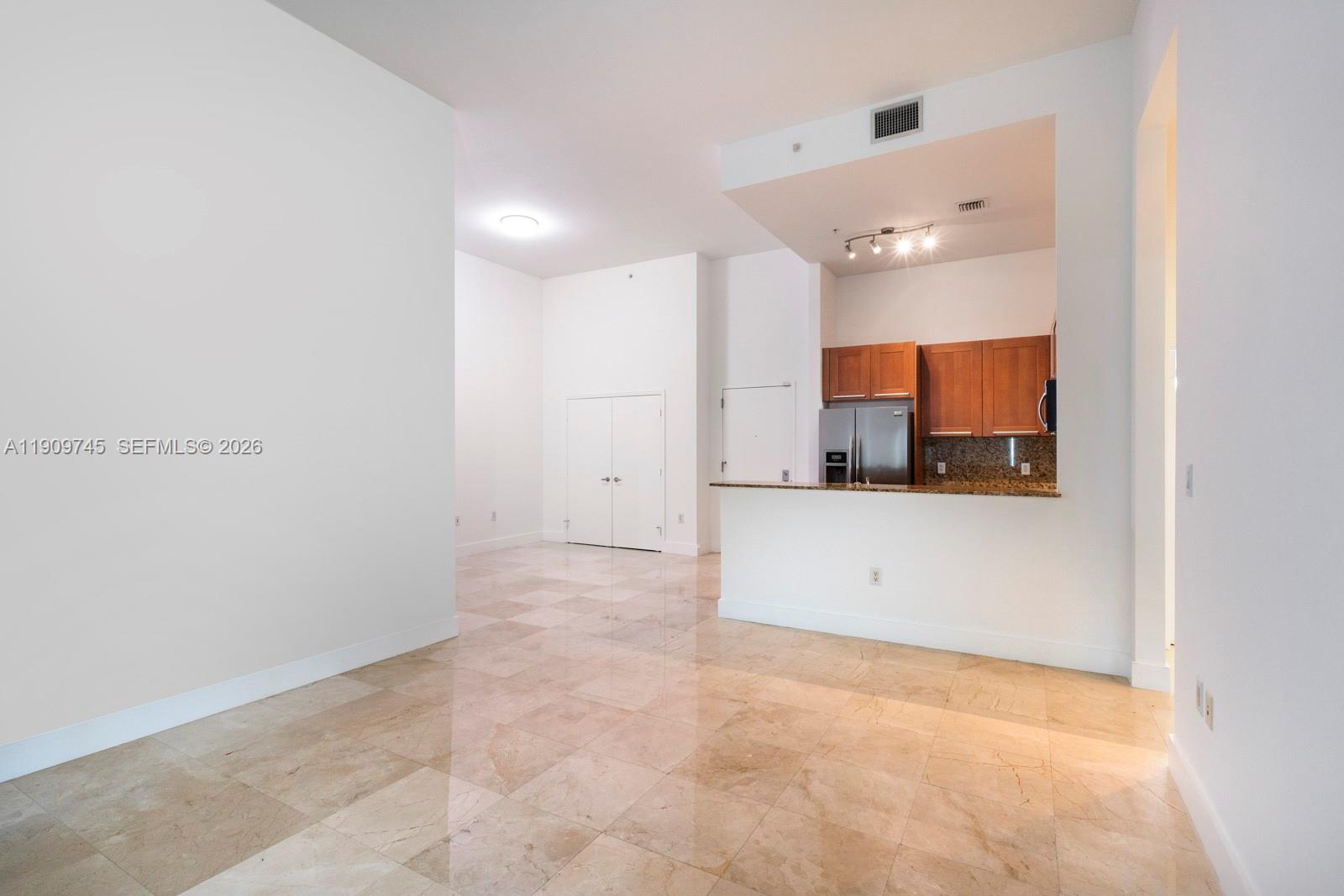 METROPOLIS I AT DADELAND - Residential