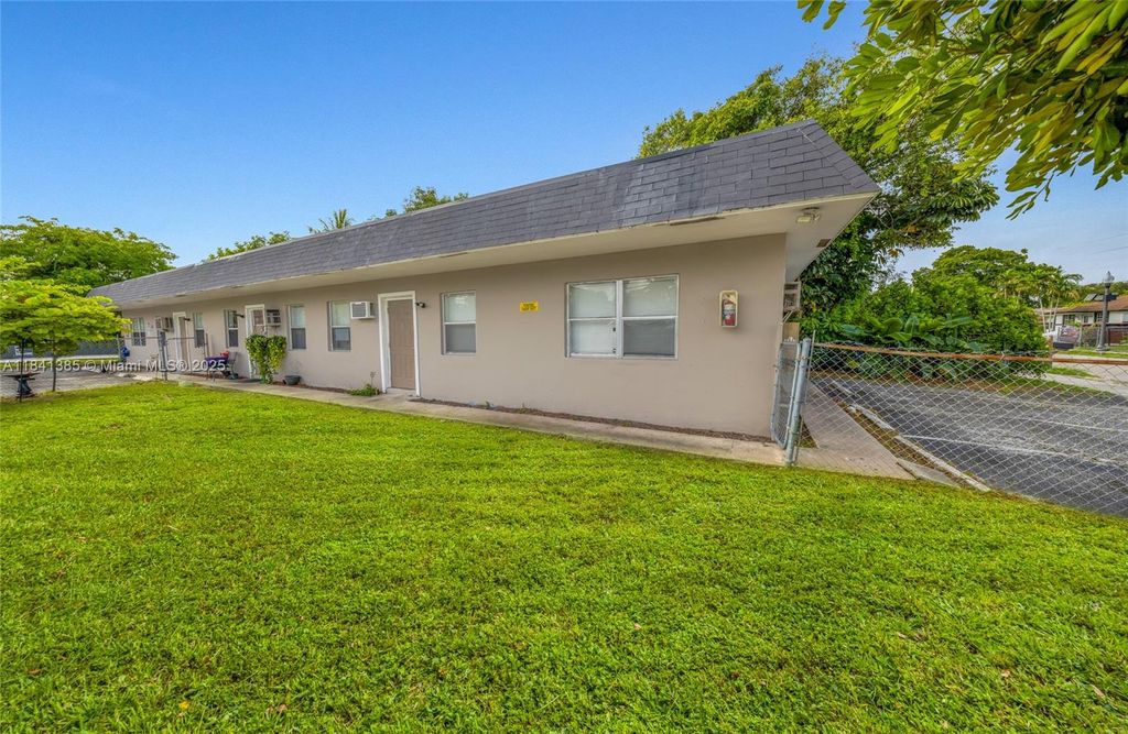 Photo of 848 NW 2nd Ave, Fort Lauderdale, FL 33311 (MLS # A11841385)