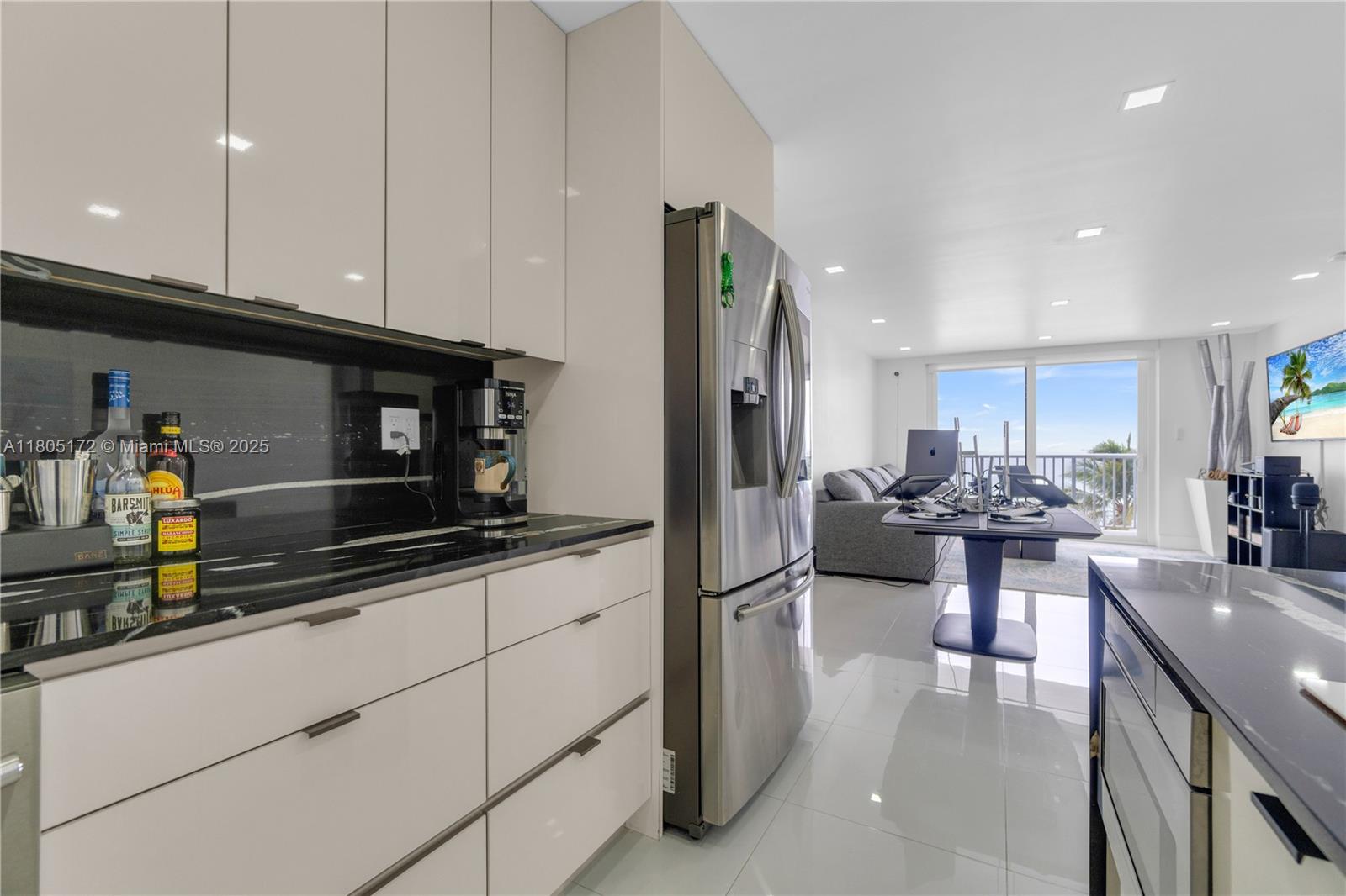 EDGEWATER BEACH TOWERS CO - Residential Lease