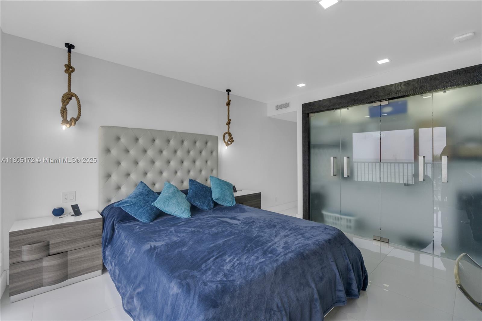 EDGEWATER BEACH TOWERS CO - Residential Lease