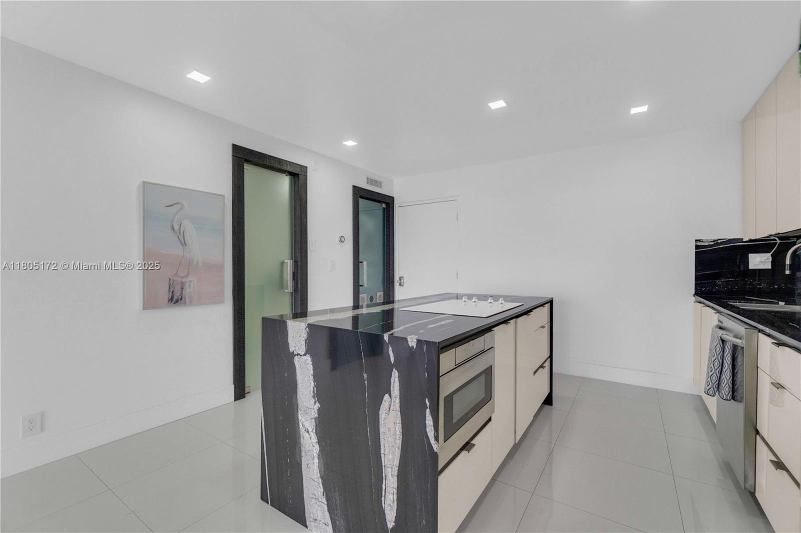 EDGEWATER BEACH TOWERS CO - Residential Lease