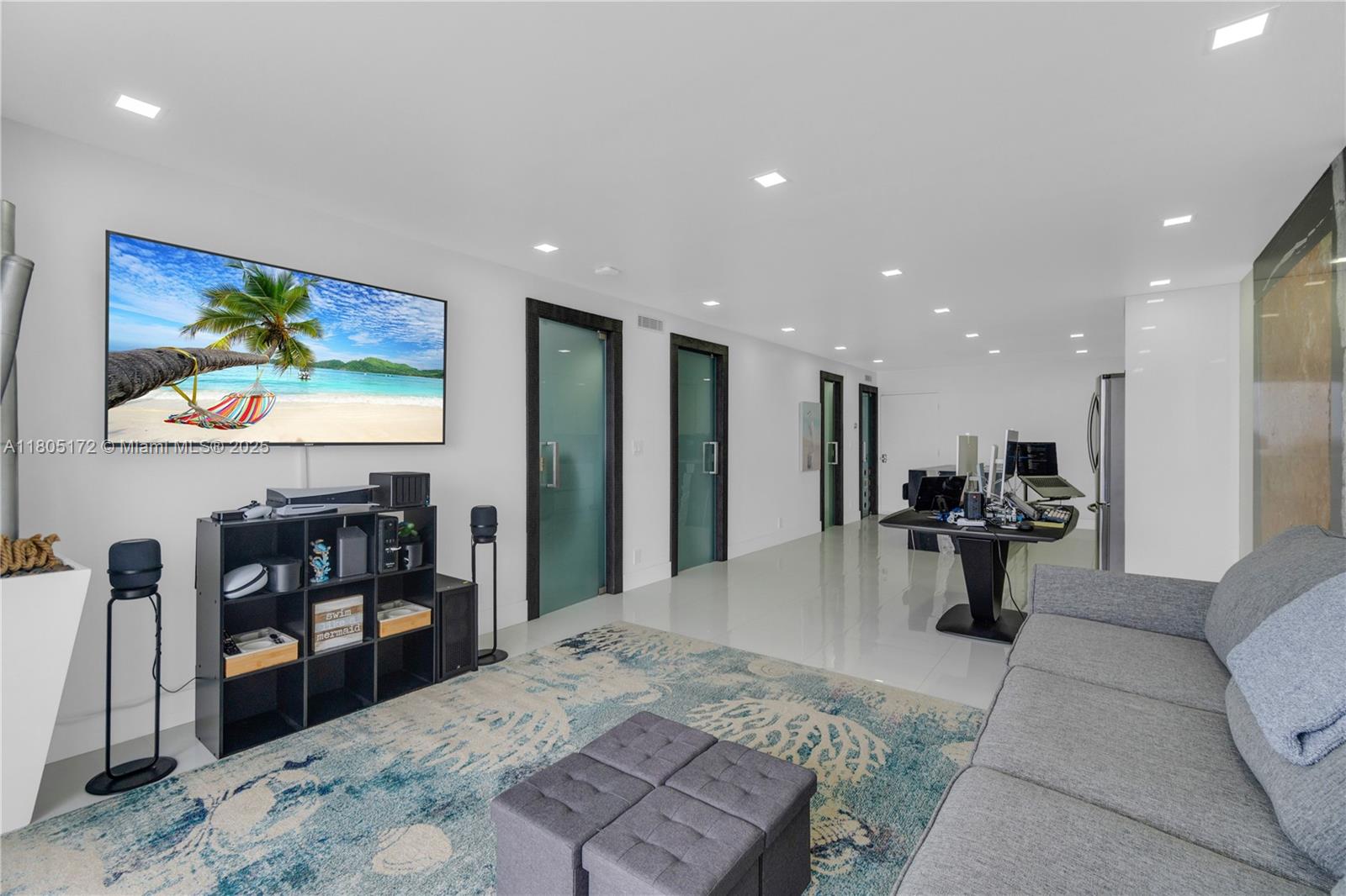 EDGEWATER BEACH TOWERS CO - Residential Lease