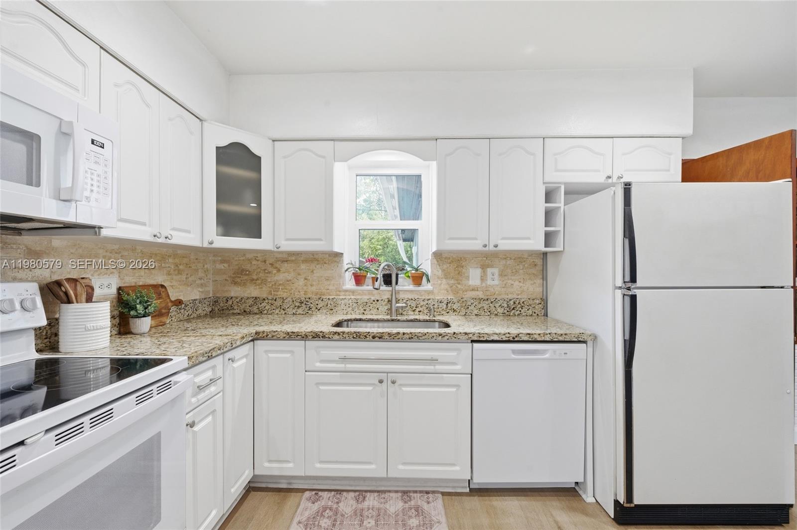 WELWYN MANOR - Residential