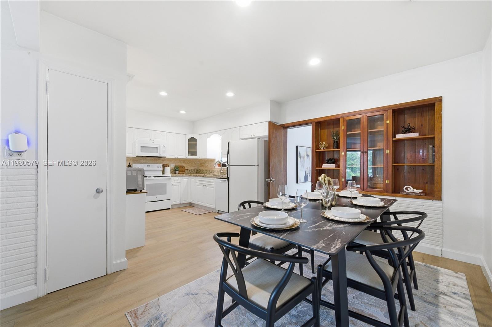 WELWYN MANOR - Residential