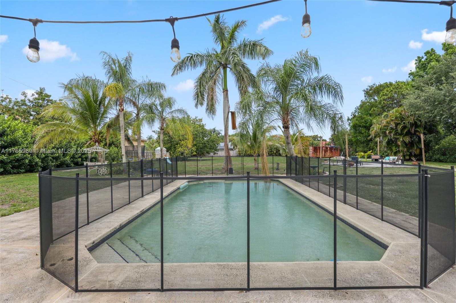 PALM BEACH FARMS CO 3 - Residential