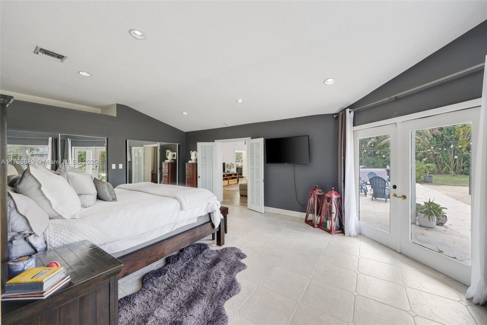 PALM BEACH FARMS CO 3 - Residential
