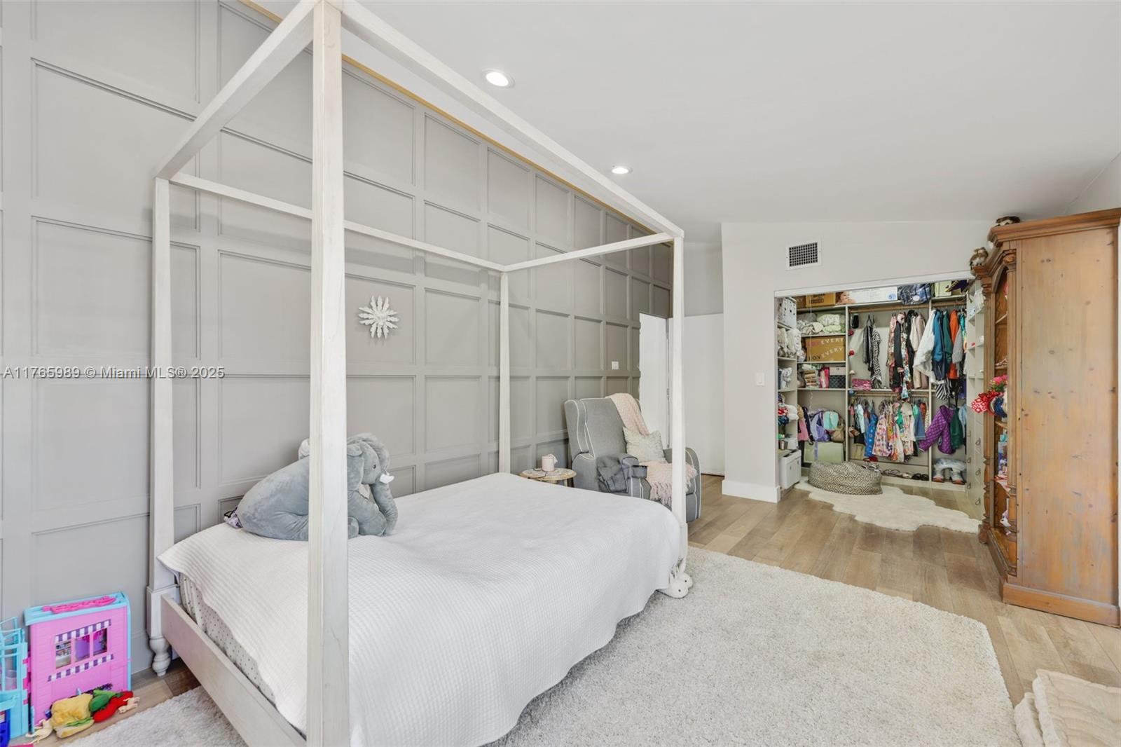 PALM BEACH FARMS CO 3 - Residential