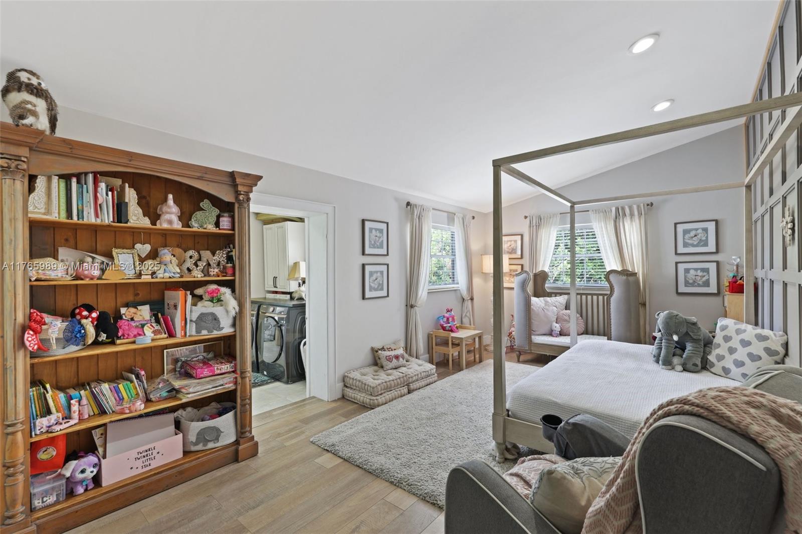 PALM BEACH FARMS CO 3 - Residential
