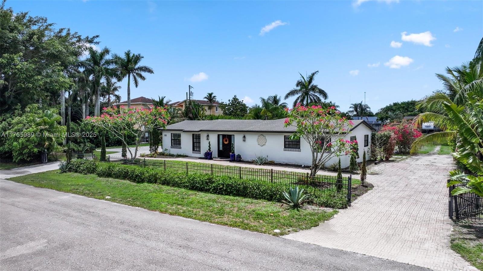 PALM BEACH FARMS CO 3 - Residential