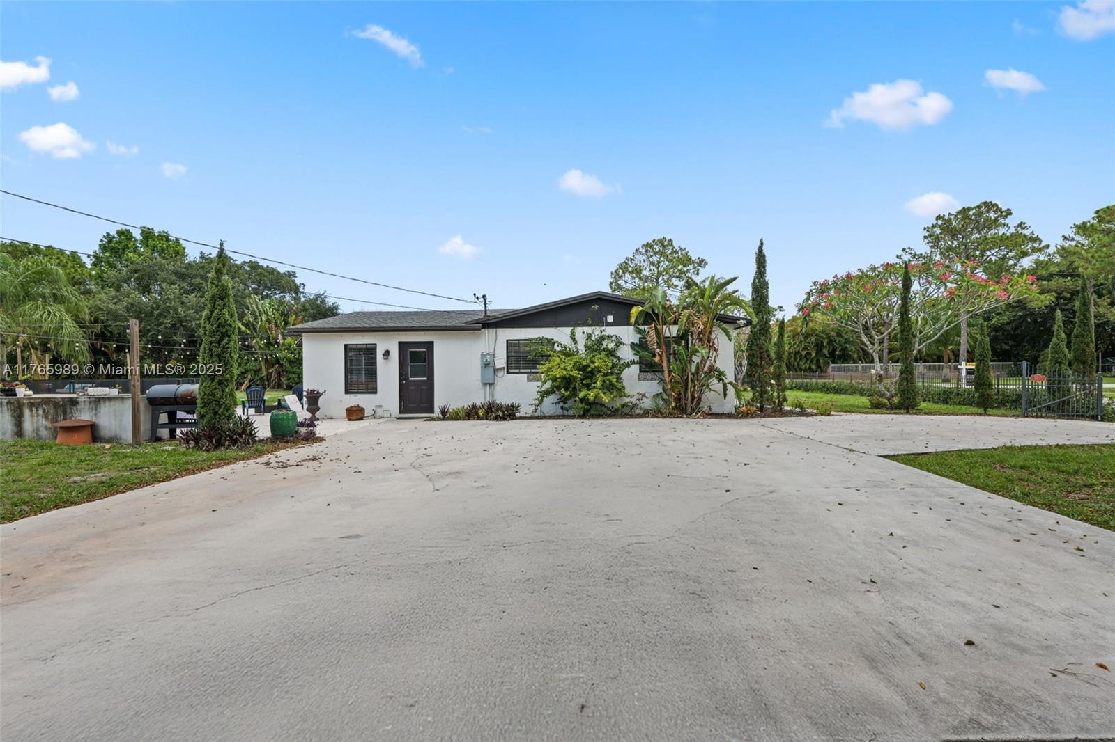 PALM BEACH FARMS CO 3 - Residential