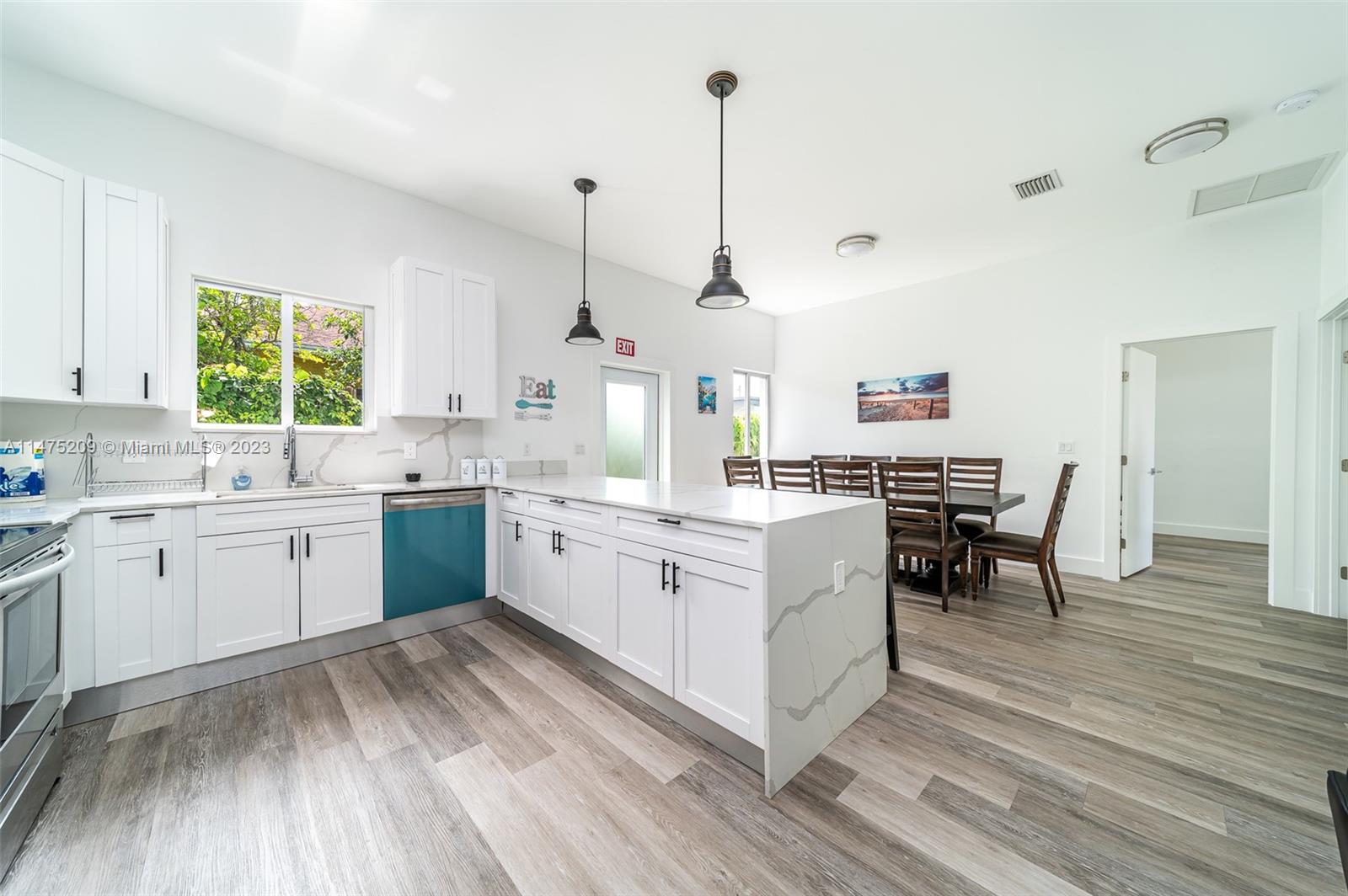 112 NW 10th St