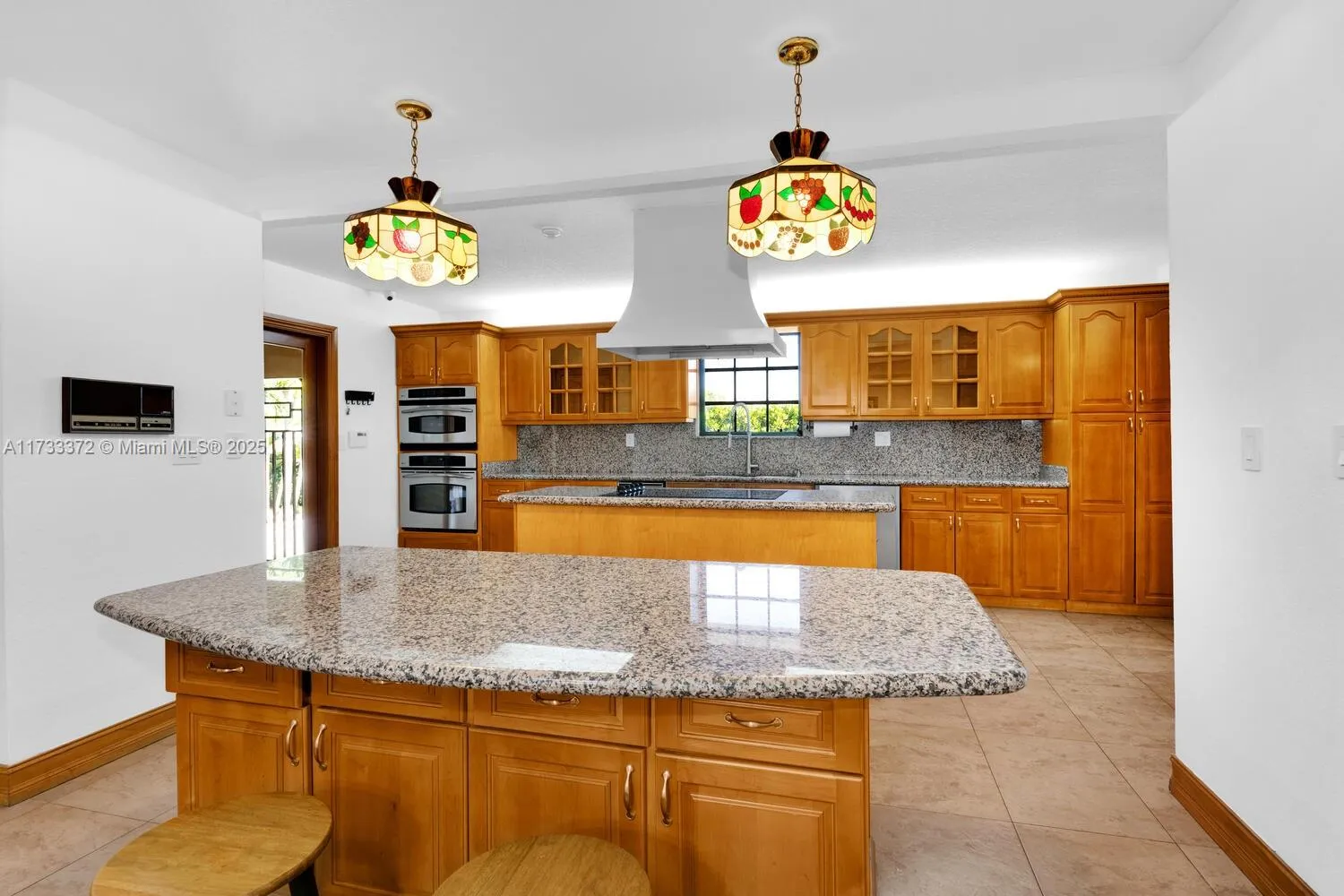 Miami, Florida 33165, United States, 4 Bedrooms Bedrooms, ,3 BathroomsBathrooms,Residential,Pending,13268