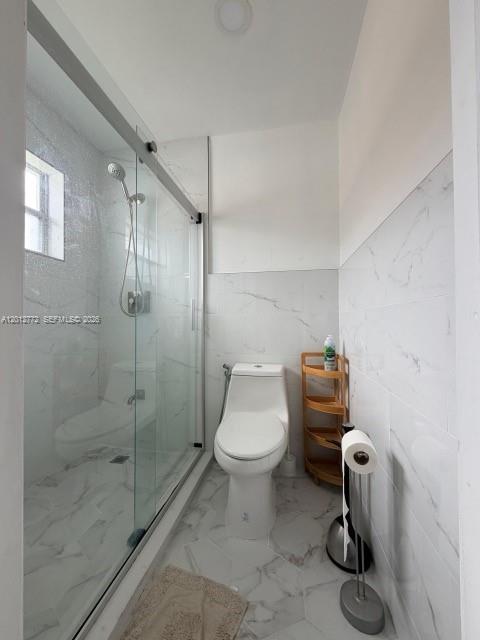 INTERNATIONAL GARDENS SEC - Residential Lease