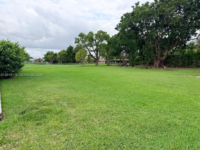 INTERNATIONAL GARDENS SEC - Residential Lease