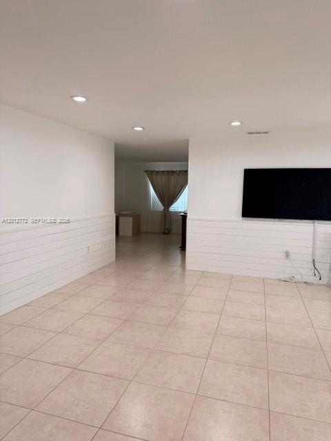 INTERNATIONAL GARDENS SEC - Residential Lease