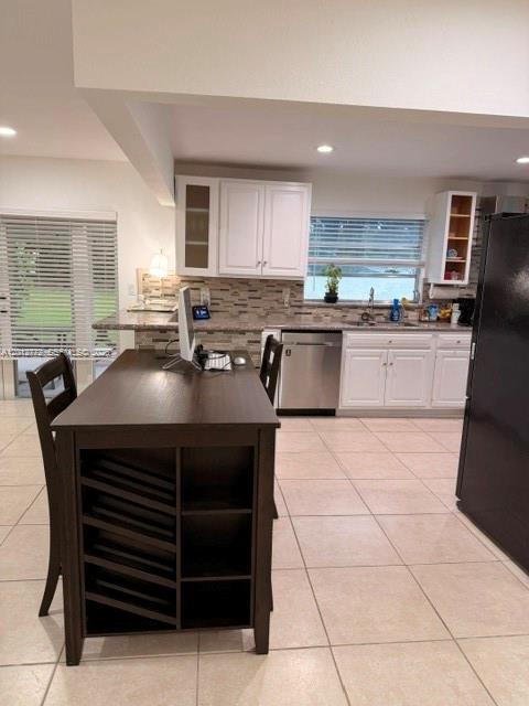 INTERNATIONAL GARDENS SEC - Residential Lease