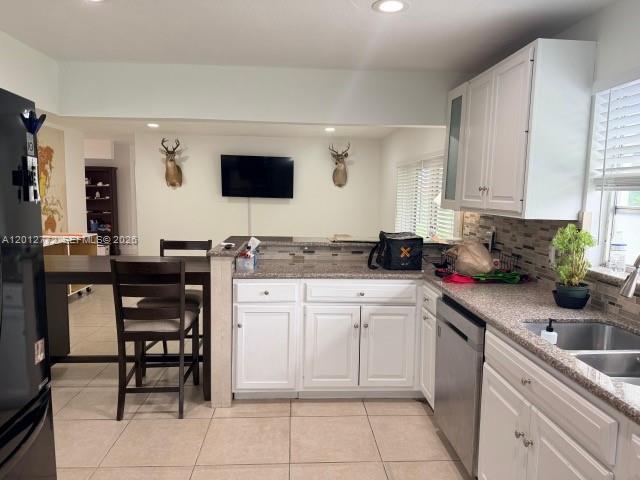 INTERNATIONAL GARDENS SEC - Residential Lease