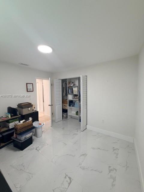 INTERNATIONAL GARDENS SEC - Residential Lease