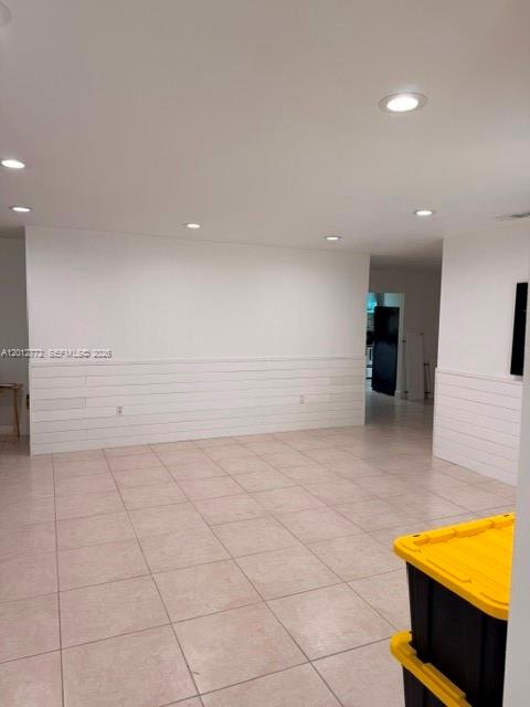 INTERNATIONAL GARDENS SEC - Residential Lease