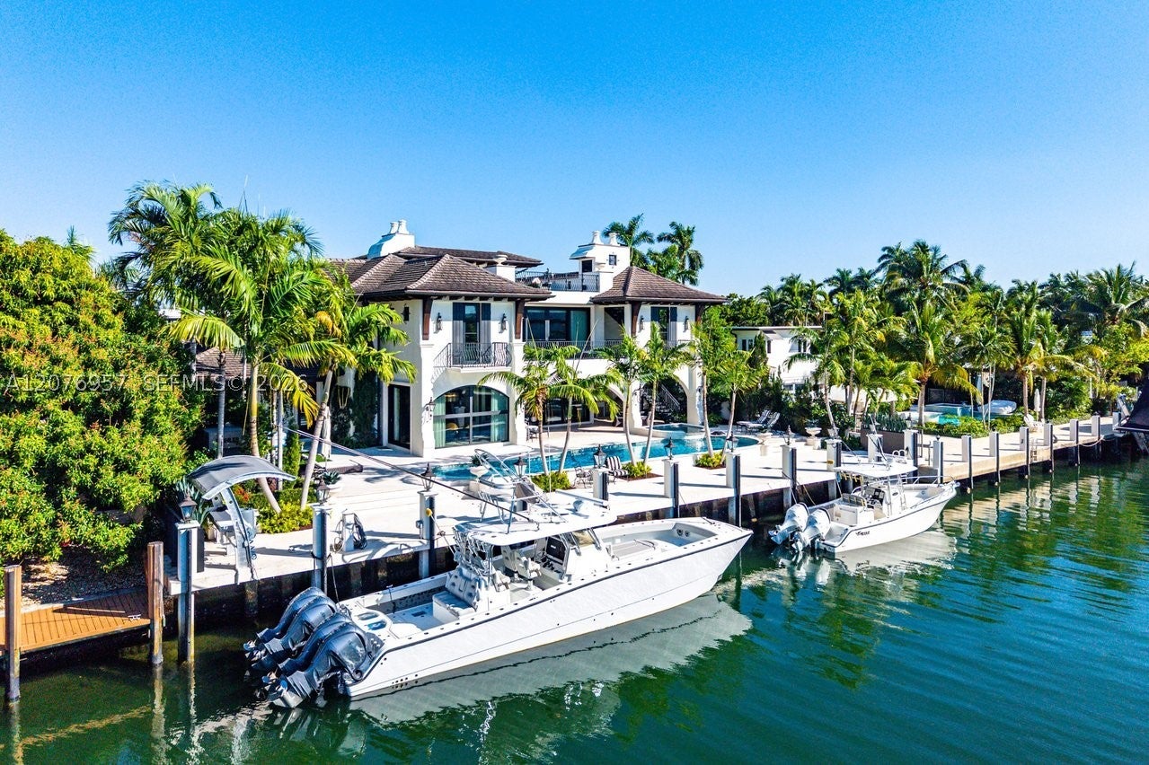 633 Isle Of Palms Dr