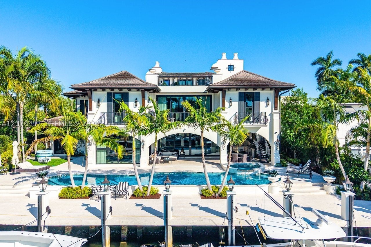 633 Isle Of Palms Dr
