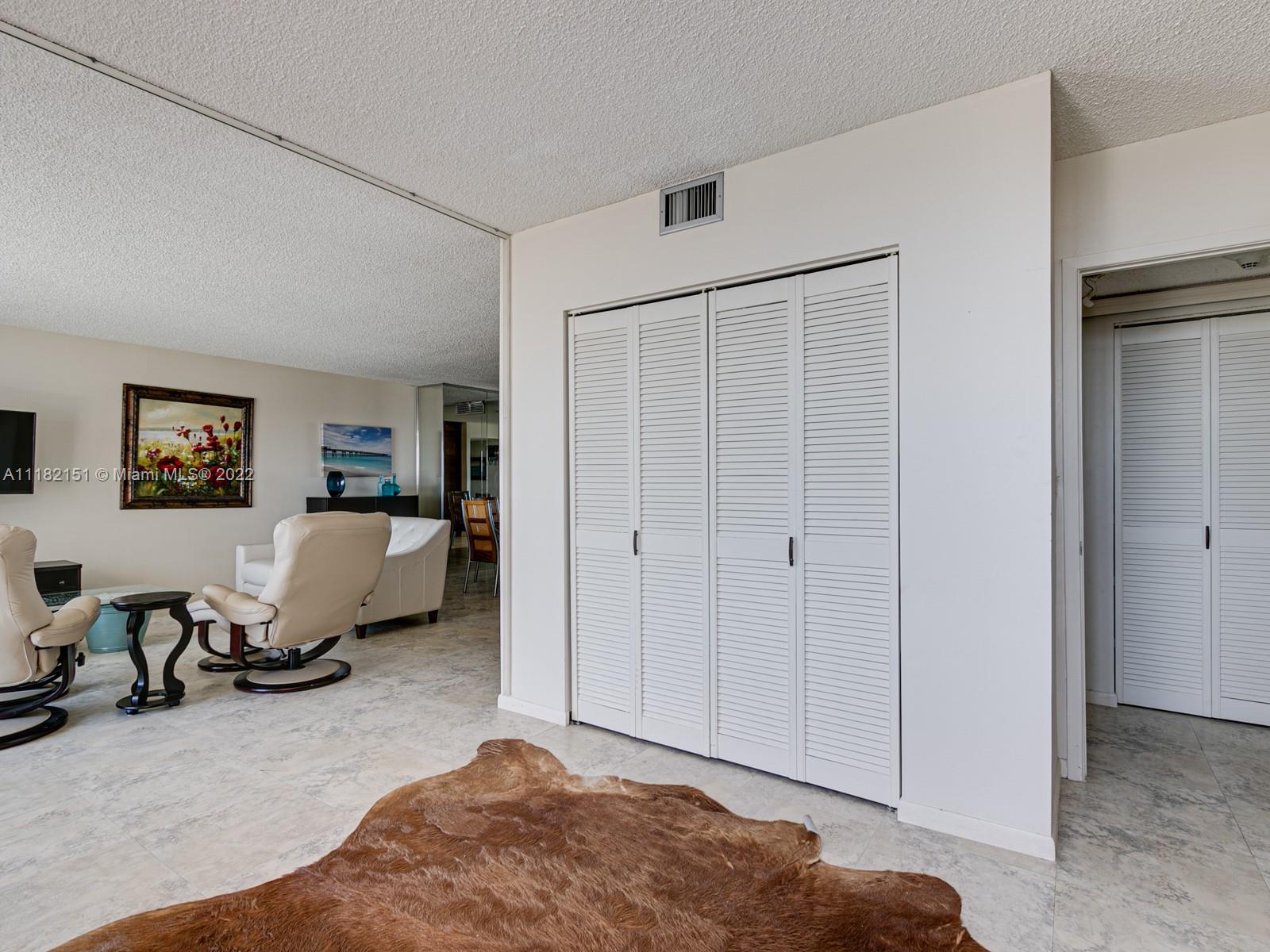 Photo 31 of 58 of 2500 PARKVIEW DR 2016 condo